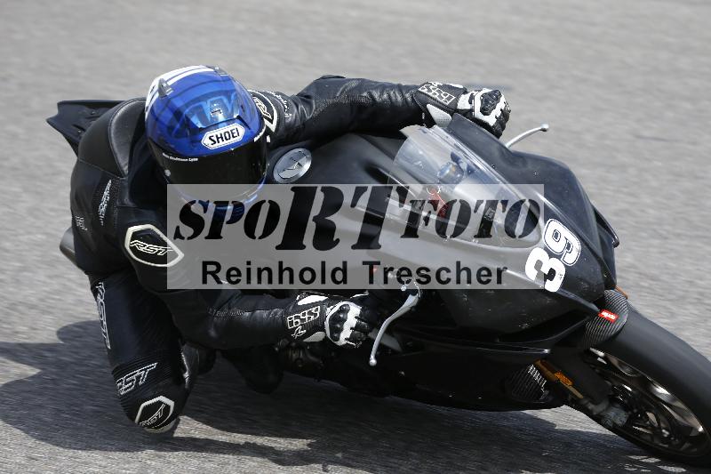 /Archiv-2024/29 12.06.2024 MOTO.CH Track Day ADR/Gruppe rot/39